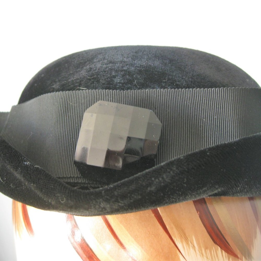 Vintage 1950s Hat Black Bowler w Jewel